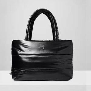 !!LOOKING FOR!! The Super Puff tote bag in HI GLOSS